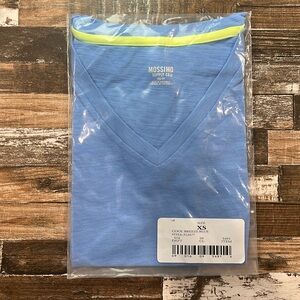 BRAND NEW v neck tee